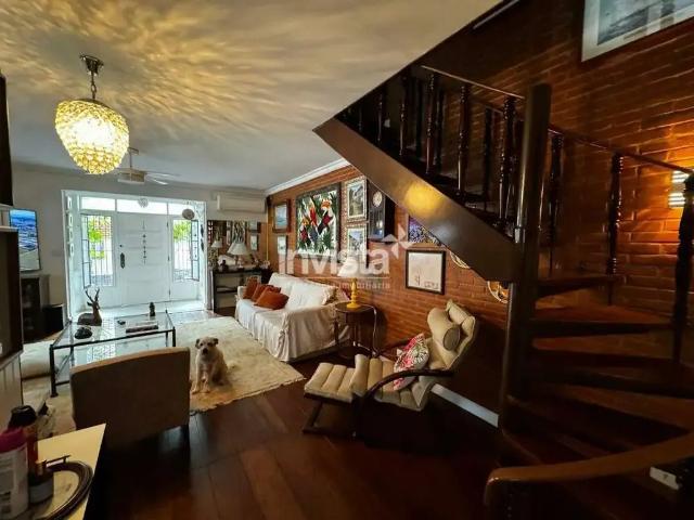Casa / Sobrado para Venda em Santos/SP Ponta da Praia 4 Quartos