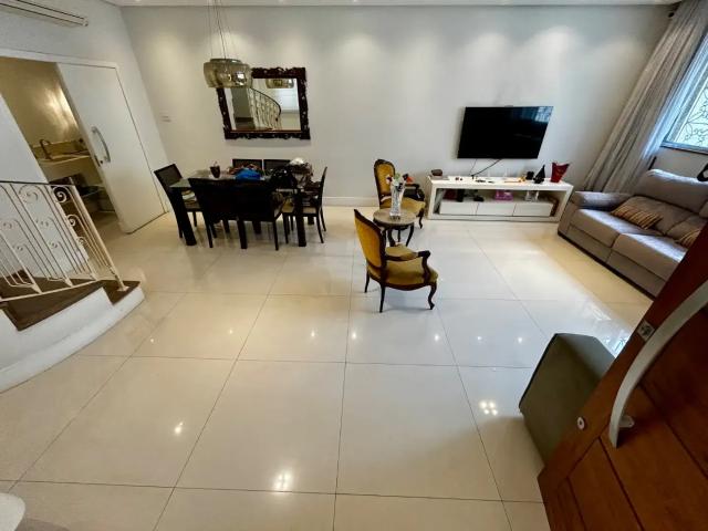 Casa / Sobrado para Venda em Santos/SP Ponta da Praia 3 Quartos