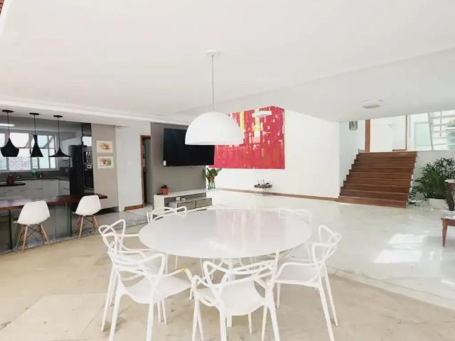 Casa / Sobrado para Venda em Salvador/BA Alphaville I 5 Quartos