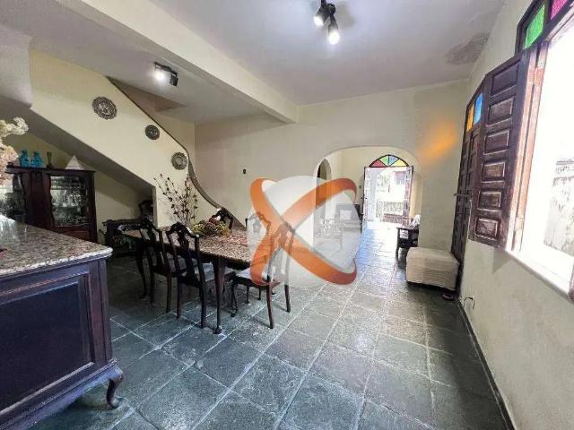 Casa / Sobrado para Venda em Salvador/BA Amaralina 4 Quartos