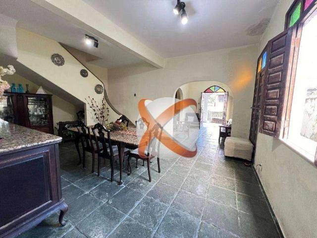 Casa / Sobrado para Venda em Salvador/BA Amaralina 4 Quartos