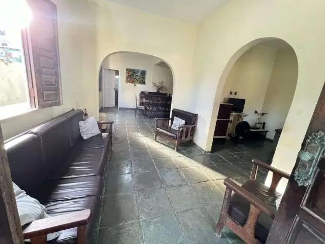 Casa / Sobrado para Venda em Salvador/BA Amaralina 4 Quartos