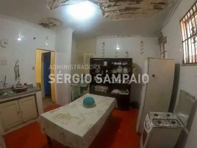 Casa / Sobrado para Venda em Salvador/BA Amaralina 12 Quartos