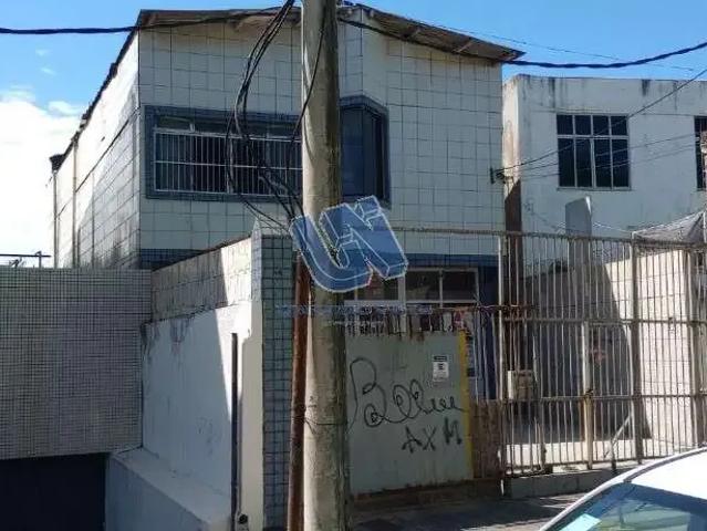 Casa / Sobrado para Venda em Salvador/BA Amaralina 3 Quartos