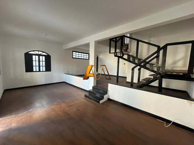 Casa / Sobrado para Venda em Salvador/BA Caminho das Árvores 3 Quartos