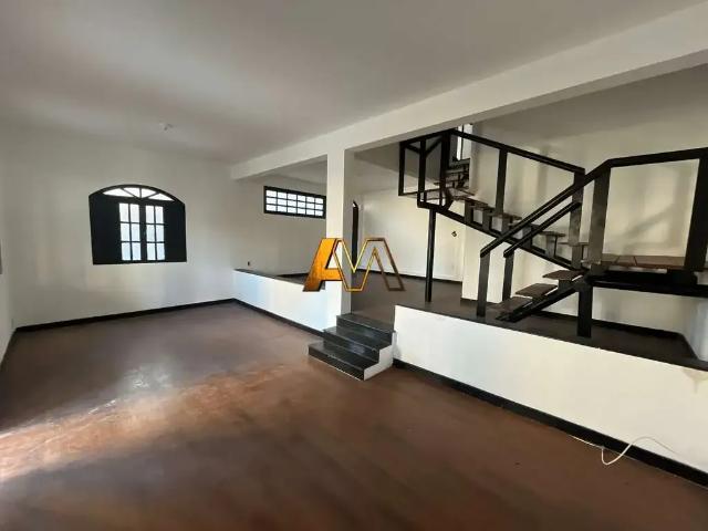 Casa / Sobrado para Venda em Salvador/BA Caminho das Árvores 3 Quartos