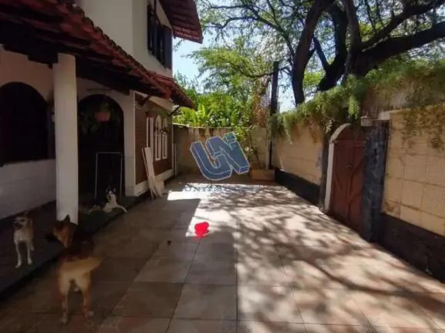 Casa / Sobrado para Venda em Salvador/BA Caminho das Árvores 4 Quartos