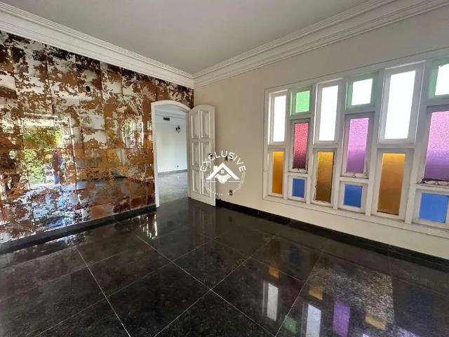 Casa / Sobrado para Venda em Salvador/BA Caminho das Árvores 6 Quartos