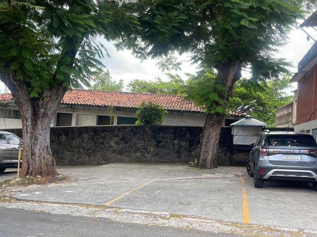 Casa / Sobrado para Venda em Salvador/BA Chame Chame 5 Quartos
