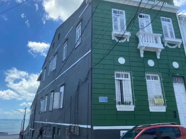 Casa / Sobrado para Venda em Salvador/BA Dois de Julho 6 Quartos