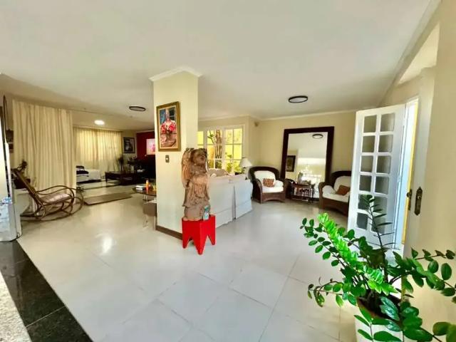Casa / Sobrado para Venda em Salvador/BA Itapuã 5 Quartos