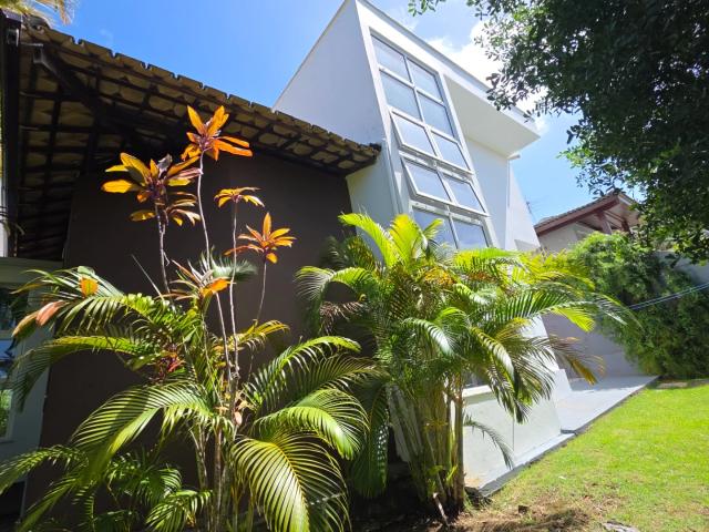 Casa / Sobrado para Venda em Salvador/BA Patamares 4 Quartos