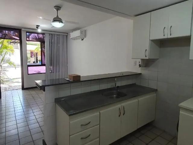 Casa / Sobrado para Venda em Salvador/BA Piatã 4 Quartos