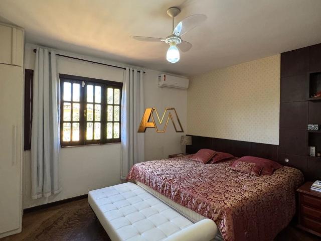 Casa / Sobrado para Venda em Salvador/BA Piatã 4 Quartos