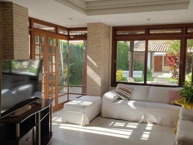 Casa / Sobrado para Venda em Salvador/BA Piatã 5 Quartos