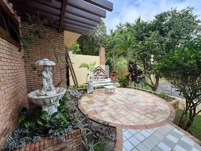 Casa / Sobrado para Venda em Salvador/BA Piatã 5 Quartos