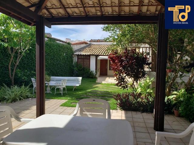 Casa / Sobrado para Venda em Salvador/BA Piatã 5 Quartos