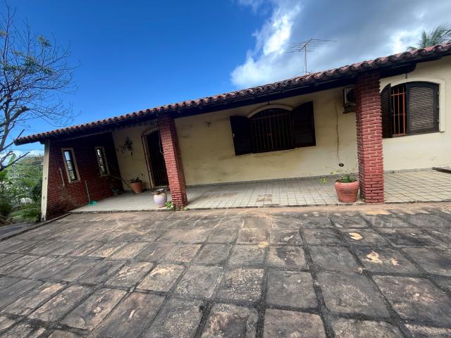 Casa / Sobrado para Venda em Salvador/BA Pituaçu 3 Quartos