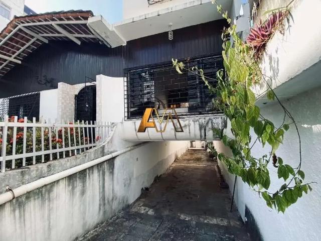 Casa / Sobrado para Venda em Salvador/BA Pituba 4 Quartos