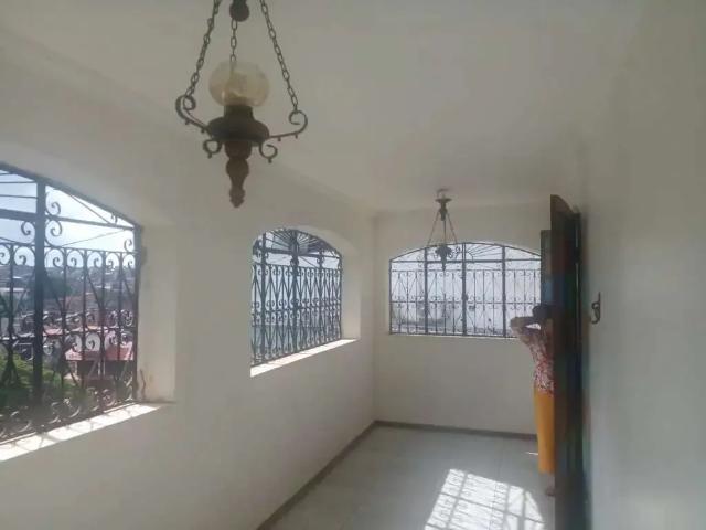Casa / Sobrado para Venda em Salvador/BA Vila Laura 4 Quartos