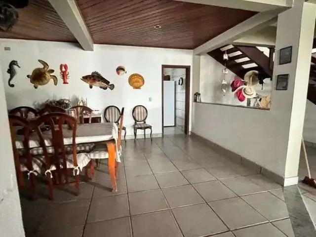 Casa / Sobrado para Venda em Salinópolis/PA Centro 5 Quartos