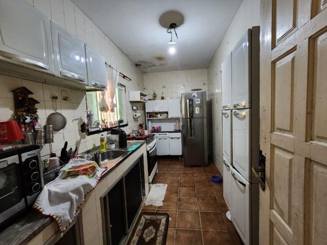 Casa / Sobrado para Venda em Araruama/RJ Vila Capri 4 Quartos