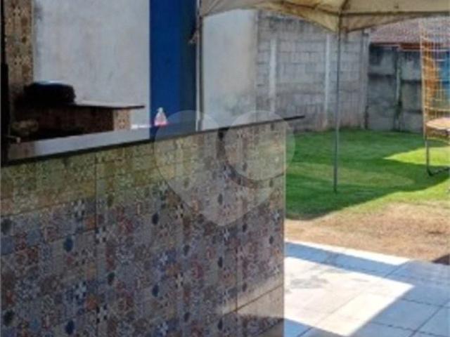 Casa / Sobrado para Venda em Sarandi/PR Jardim Centro Civico 3 Quartos