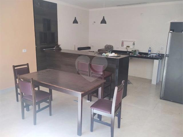Casa / Sobrado para Venda em Sarandi/PR Jardim Centro Civico 3 Quartos