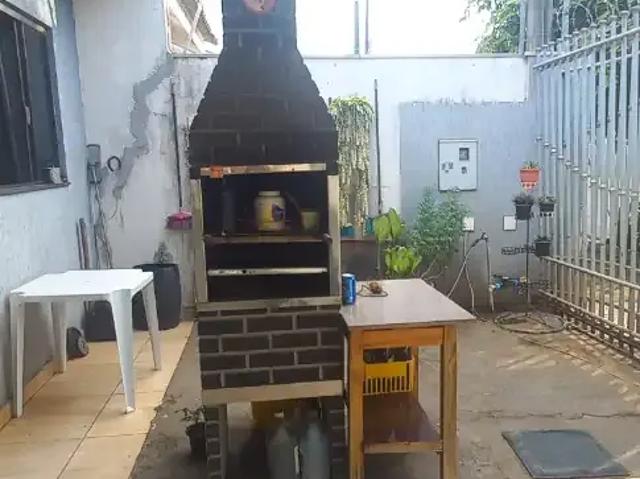 Casa / Sobrado para Venda em Sarandi/PR Jardim Escala 3 Quartos