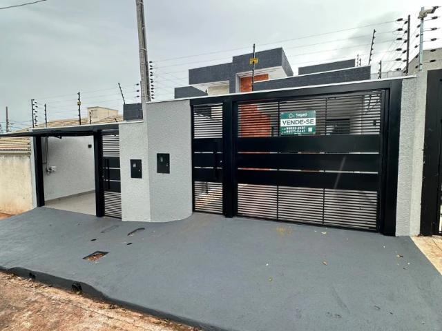 Casa / Sobrado para Venda em Sarandi/PR Jardim São Paulo II 3 Quartos