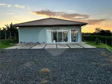 Casa / Sobrado para Venda em Sarapuí/SP Floresta 2 Quartos