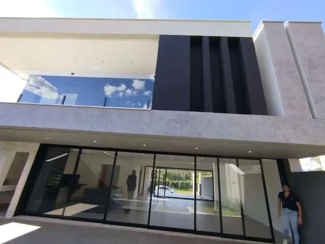 Casa / Sobrado para Venda em Senador Canedo/GO Jardins Capri 4 Quartos