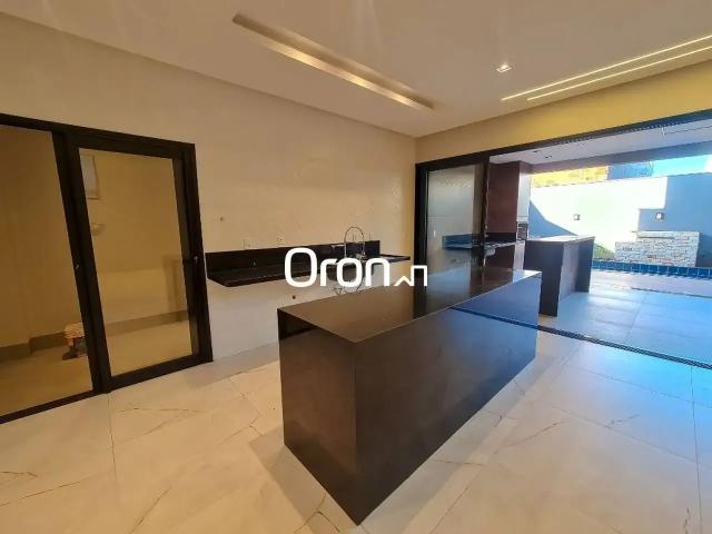 Casa / Sobrado para Venda em Senador Canedo/GO Jardins Capri 4 Quartos
