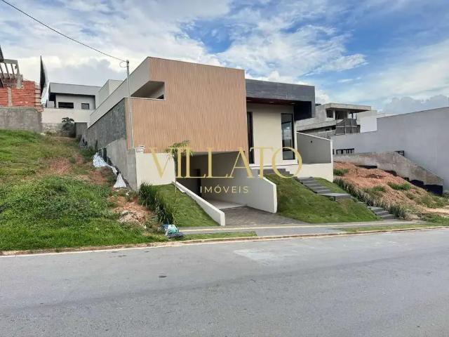 Casa / Sobrado para Venda em Senador Canedo/GO Jardins Bolonha 4 Quartos