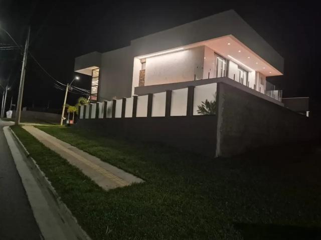 Casa / Sobrado para Venda em Senador Canedo/GO Jardins Bolonha 4 Quartos
