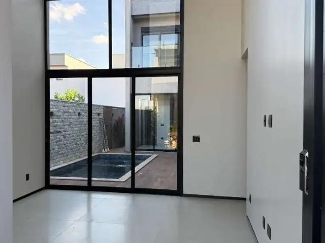 Casa / Sobrado para Venda em Senador Canedo/GO Jardins Bolonha 4 Quartos