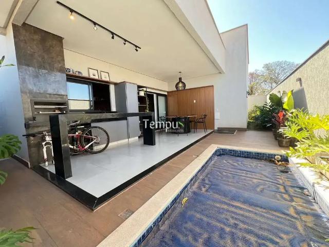 Casa / Sobrado para Venda em Senador Canedo/GO Jardins Bolonha 3 Quartos