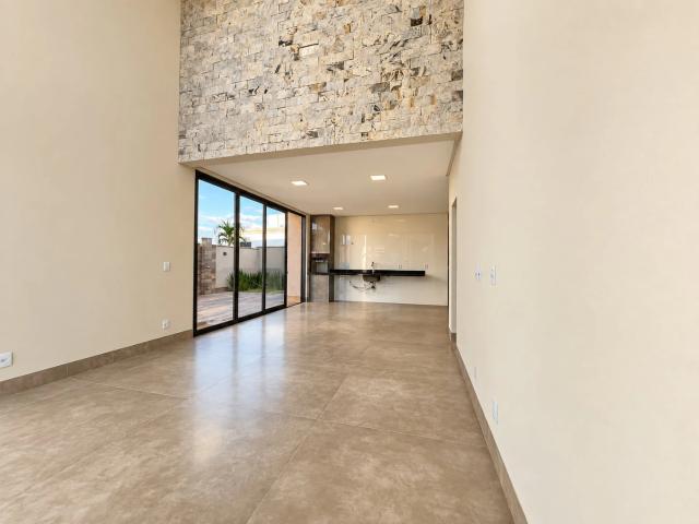 Casa / Sobrado para Venda em Senador Canedo/GO Jardins Bolonha 3 Quartos
