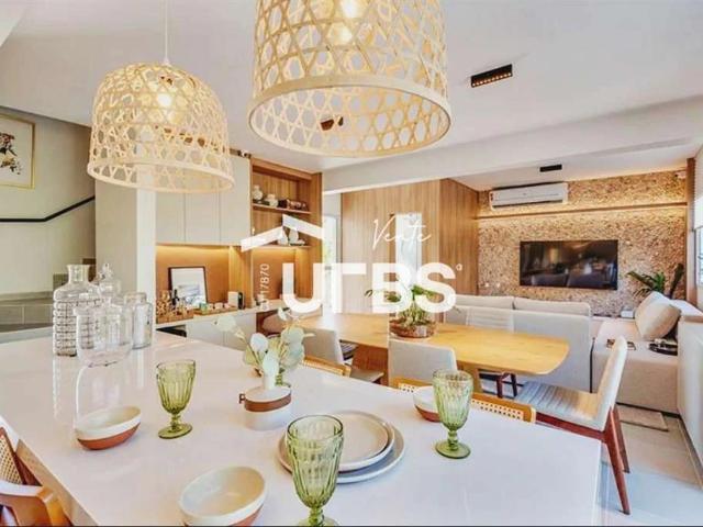 Casa / Sobrado para Venda em Senador Canedo/GO Jardins Berlim 4 Quartos