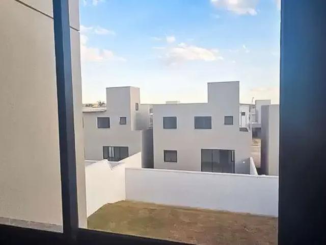 Casa / Sobrado para Venda em Senador Canedo/GO Jardins Berlim 4 Quartos