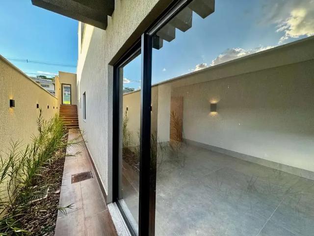 Casa / Sobrado para Venda em Senador Canedo/GO Jardins Nápoles 3 Quartos