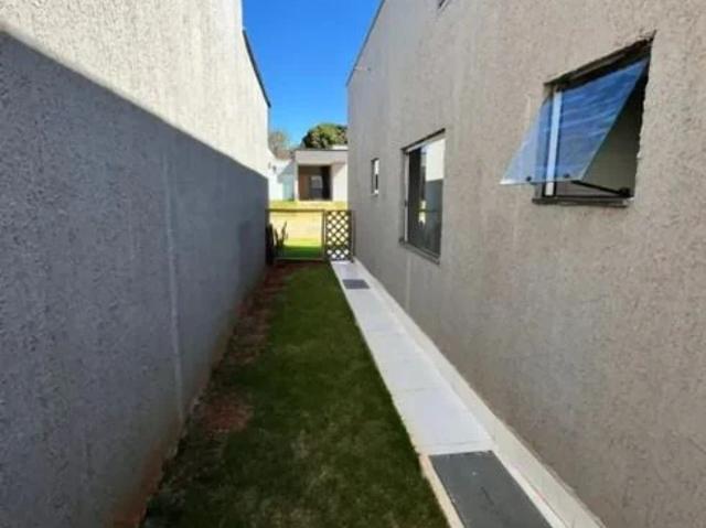 Casa / Sobrado para Venda em Senador Canedo/GO Sítios Vale das Brisas 3 Quartos
