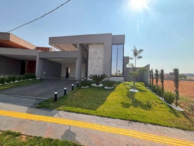 Casa / Sobrado para Venda em Senador Canedo/GO Terras Alpha Residencial 2 4 Quartos