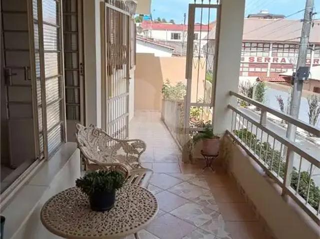 Casa / Sobrado para Venda em Serra Negra/SP Centro 3 Quartos