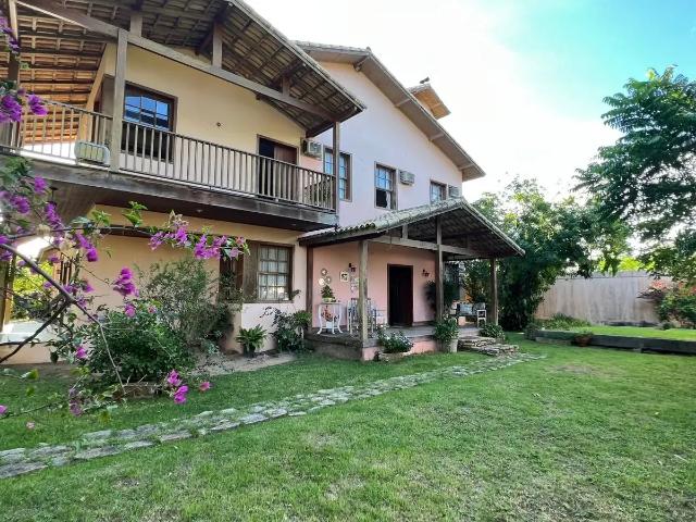 Casa / Sobrado para Venda em Serra/ES Manguinhos 4 Quartos
