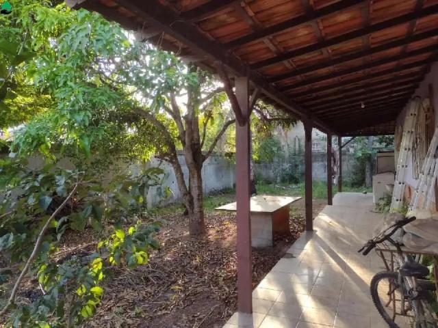Casa / Sobrado para Venda em Serra/ES Nova Almeida Centro 4 Quartos