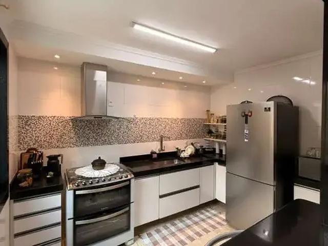 Casa / Sobrado para Venda em Serra/ES Barcelona 4 Quartos