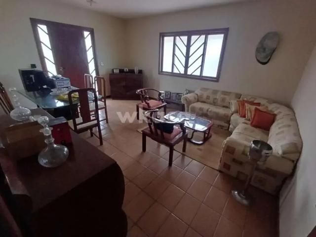 Casa / Sobrado para Venda em Serra/ES Caçaroca 4 Quartos