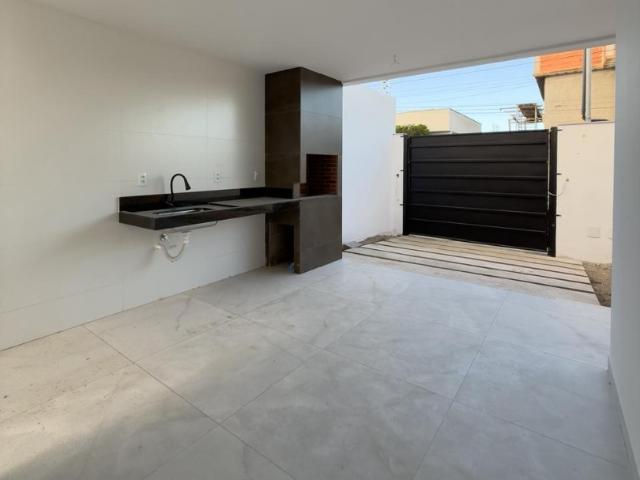 Casa / Sobrado para Venda em Serra/ES Planície da Serra 3 Quartos