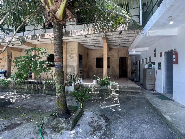 Casa / Sobrado para Venda em Simões Filho/BA Centro 4 Quartos
